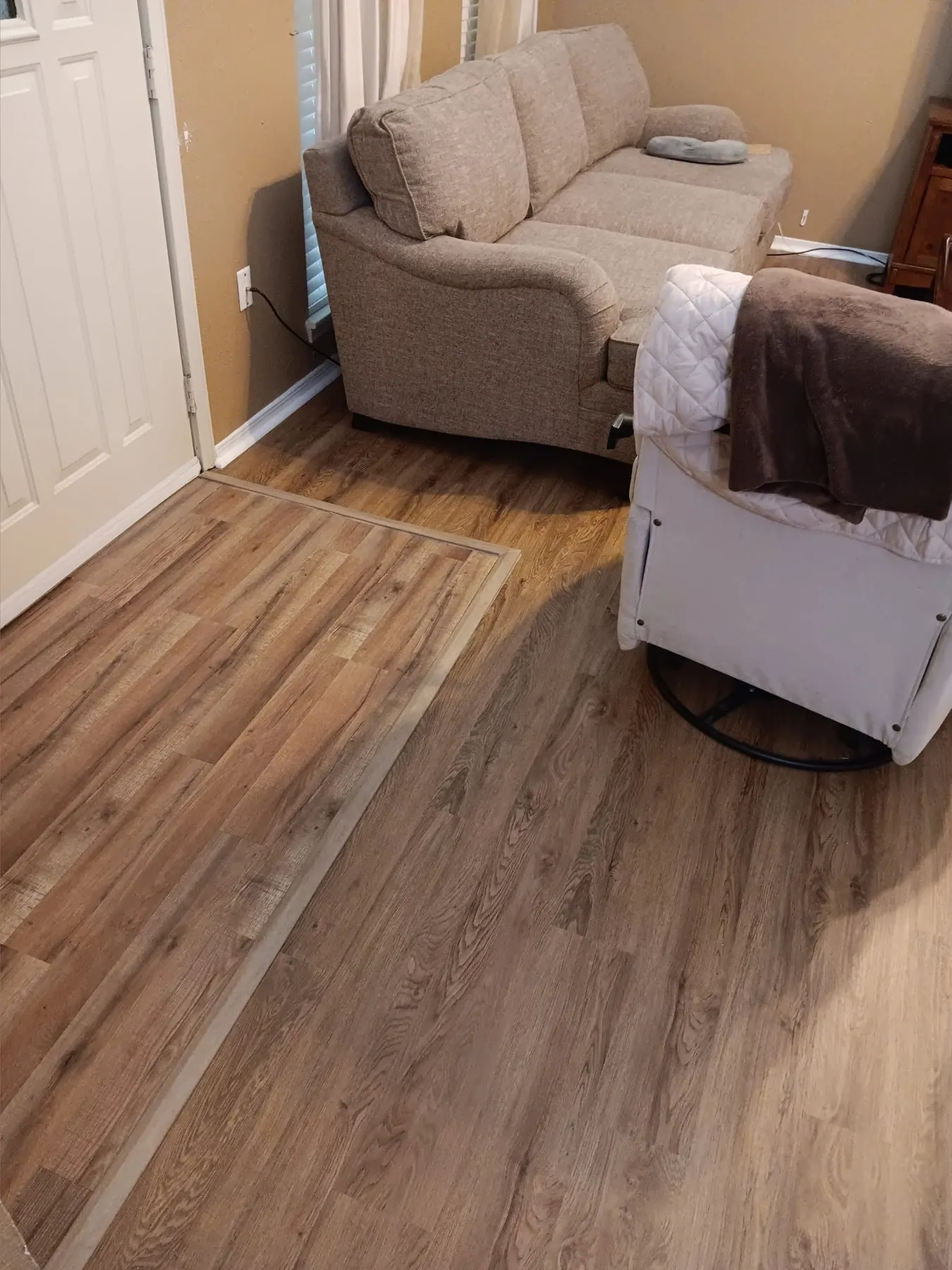 Finished floor through the seating area